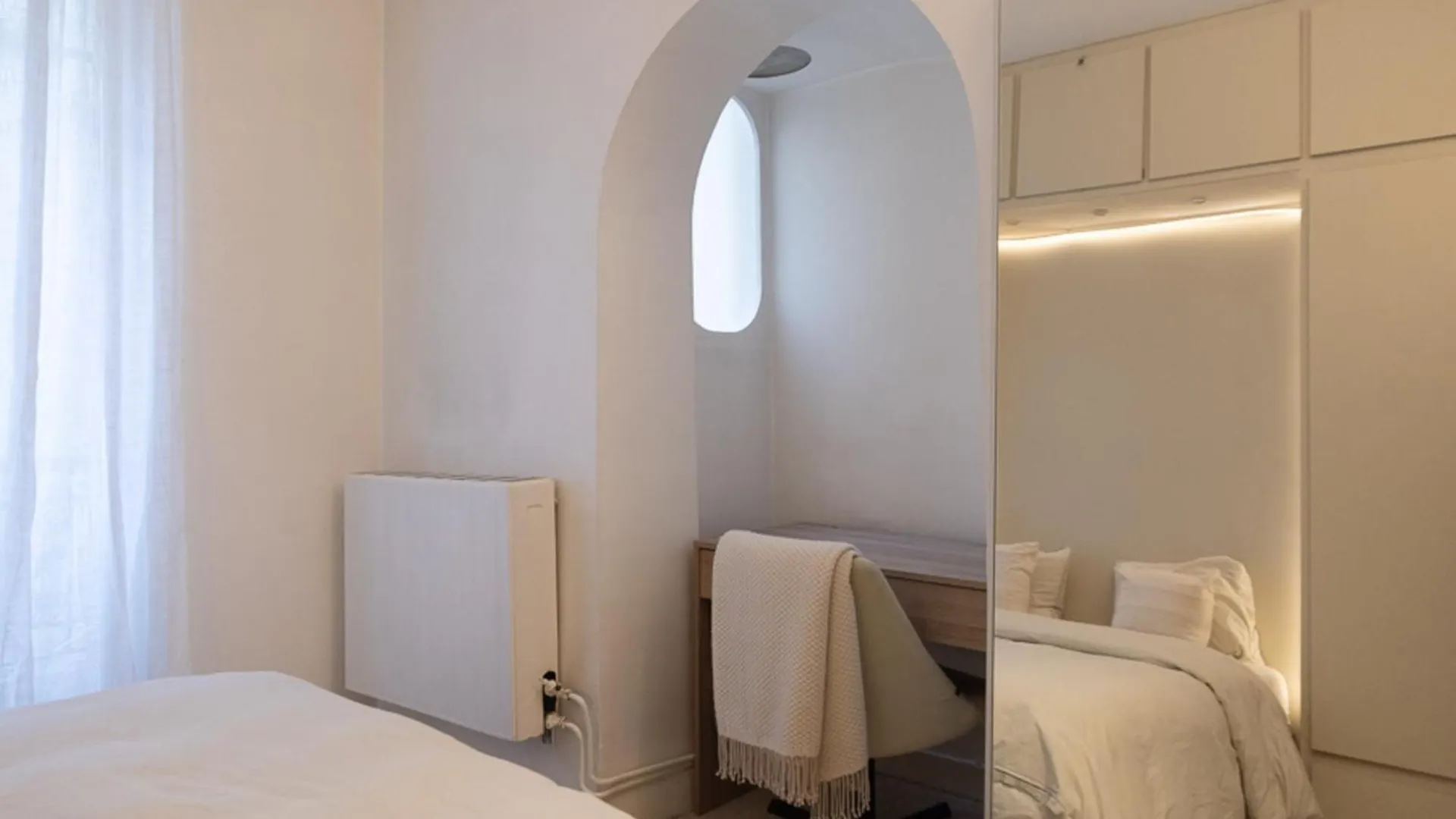 Beautiful Apt Between Pigalle And Montmartre Apartment *